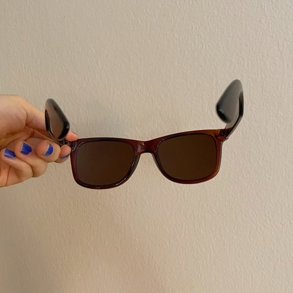 Mirrored Unisex Sunglassss - Picture 3 of 5